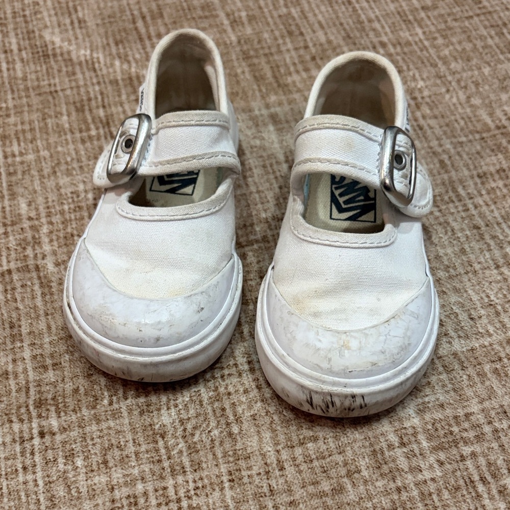 Vans toddler Mary Jane Canvas Sneakers with Buckle Strap